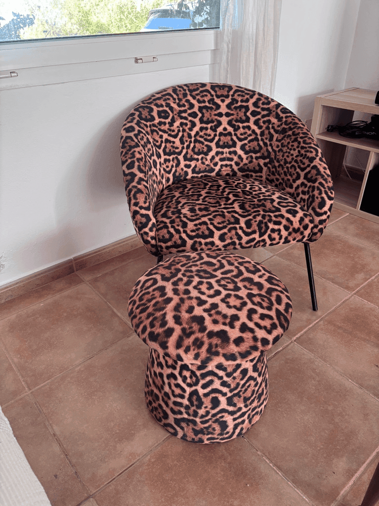 Conjunto de silla y taburete