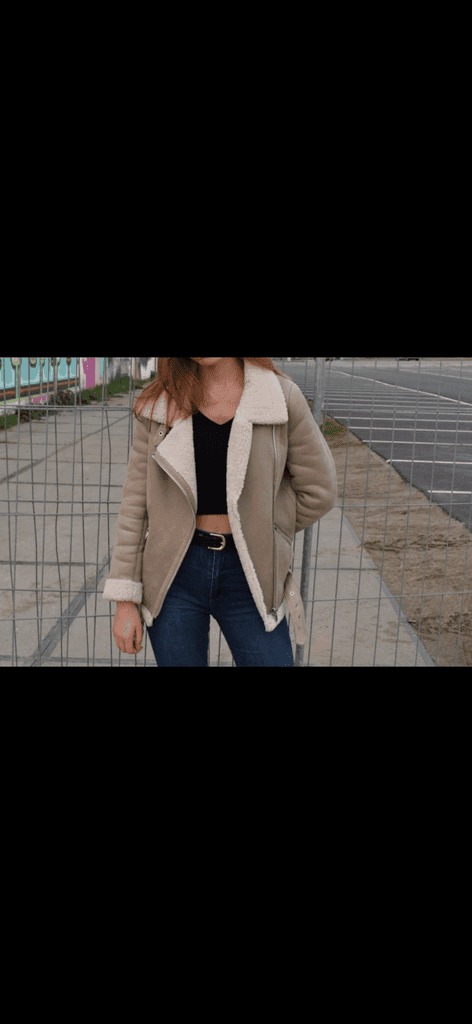 chaqueta beige de Zara