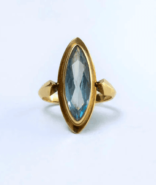 Gold ring with aquamarine - 14 carat