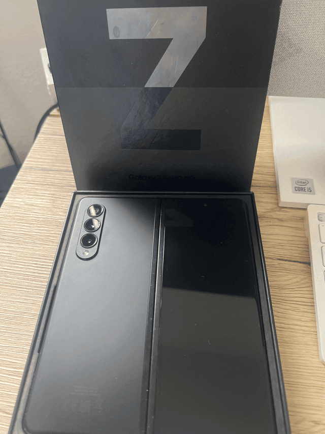Galaxy Z Fold3 5G
